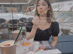 表演美女吃薯条-BeauTea水仙(coco park店)