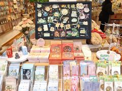 -猫的天空之城概念书店(杭州南宋御街店)