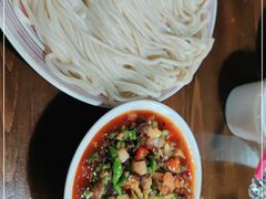 -歹歹的加个面过油肉拌面