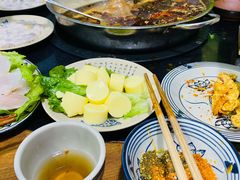 -重庆故事姊妹老火锅(财经学院店)