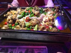 炭烧牛蛙平锅紫苏味-蘭奢雅集·江浙菜(青山江滩店)