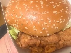 香辣鸡腿堡-肯德基(杭州和平饭店)