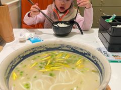 -新世界·过桥米线宴