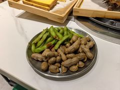 -山野的朋友露营炭火烤肉