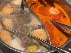 番茄牛尾鸳鸯汤-左庭右院鲜牛肉火锅(环球港店)