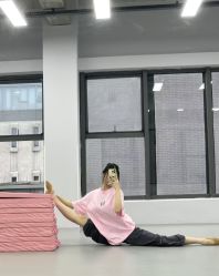 -单色舞蹈