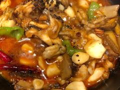 黑松茸牛肝菌焖牛蛙-云海肴·汽锅鸡·云南菜(天山百盛优客店)