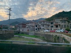 -梦娜斯庄园