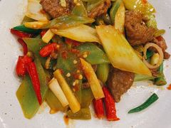 双椒炒牛肉-金翠河烧鹅粤式茶餐厅(龙湖三千集天街店)