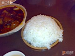 土碗装的米饭-湘西酒楼(虬江路店)