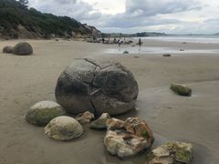 -摩拉基大圆石