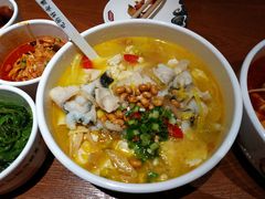 -渝是乎酸菜鱼(龙旗购物中心店)