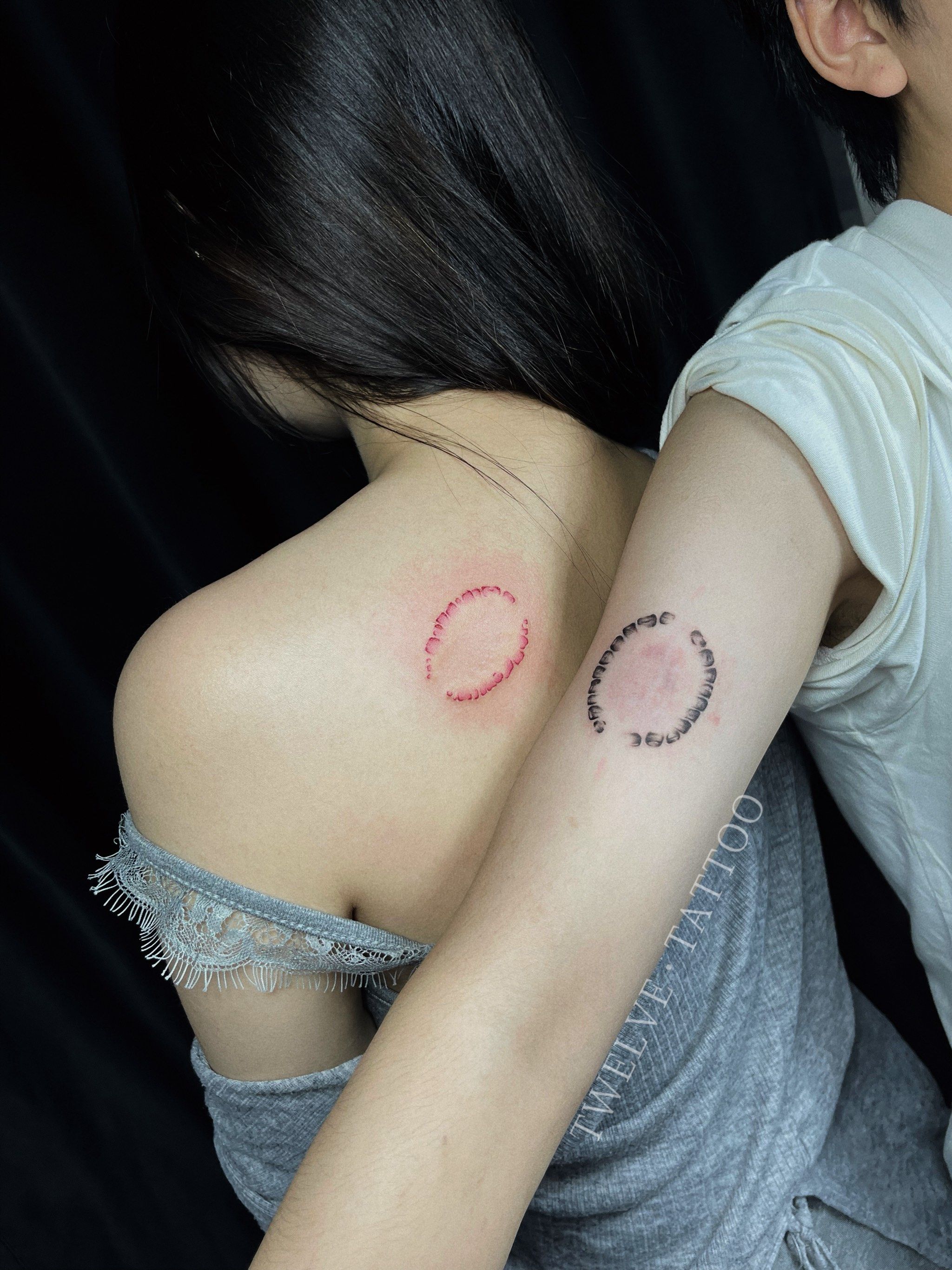 独一无二纹身设计~情侣现场制作咬痕纹身