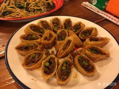 -闯关东东北农家菜(崂山石老人店)