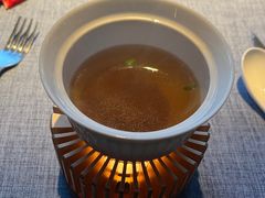 和牛肉清汤佐牛肉薄片-弦月窗LUNETTE BY AMANDA(复兴路店)