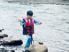 -安吉龙王山峡谷漂流