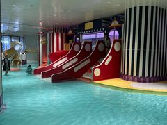 -涨巢·潮玩水疗局