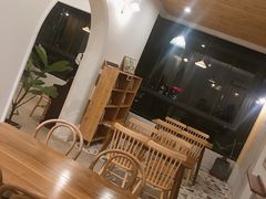 -花苑里咖啡(威远店)