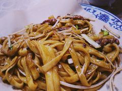 生菜炒牛河-荔银肠粉(广州天河华利路店)