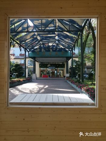 听说五一泳池就可以游泳啦，好棒！