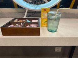 -时尚殿堂明星门店