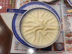 招牌双皮奶任意配-广信牛奶甜品世家(台东店)