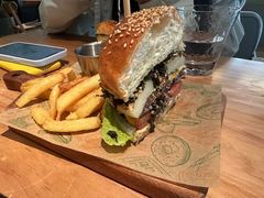 -三勾JJJ Burger&Coffee(梅溪湖店)