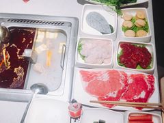 鸳鸯锅-海底捞(胡志明店)