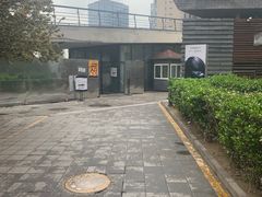 -一兆韦德健身(凤凰城店)