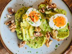 牛油果煮蛋吐司-RAC BAR(安福路店)