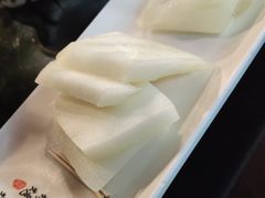 餐前水果拼盘-何师烧烤·香辣蟹·川菜·30年老品牌(太古里旗舰店)