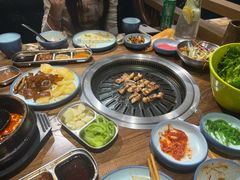 -明洞阿姨·韩式酱蟹烤肉·创意料理(三元桥店)