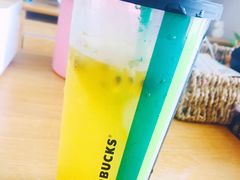 -星巴克(西安曲江银泰店)