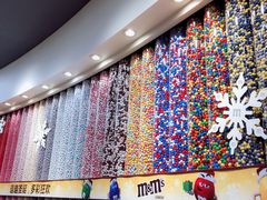 -m豆巧克力世界(上海世茂广场店)