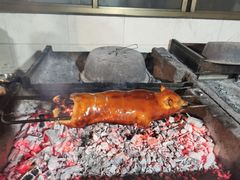 -黄记四更烤乳猪店