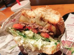 -The Habit Burger Grill 哈比特汉堡(复兴soho店)