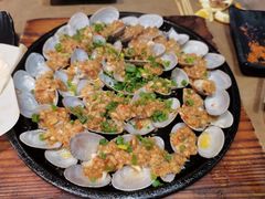 铁板花甲-何师烧烤Pro ·江湖川菜·小龙虾·精酿(太古里旗舰店)