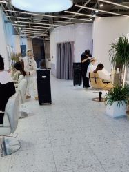 -PE SALON 