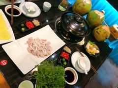 -东椰·海南椰子鸡火锅(朝阳门店)