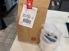 -麦当劳(上海虹桥站30B检票口楼上)