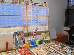 -天空之镜眼镜店蔡司依视路配镜授权零售店(望京颐堤港店)