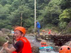 -安吉龙王山峡谷漂流