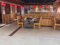 -屯老二农家铁锅炖·行业领军者(梅江店)