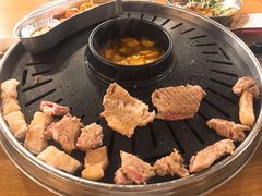 -江南猪肉商会无限续吃(弘大店)
