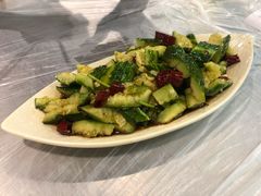 刀拍黄瓜-小民大排档(光谷店)