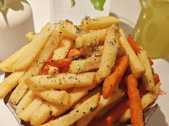 -春树下·树屋花房西餐厅(罍街AS1980店)