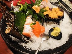 -山川小町·极番烧肉(新地假日广场店)
