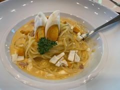 -Chom Cafe and Restaurant