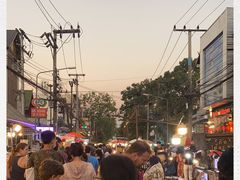 -周日夜市