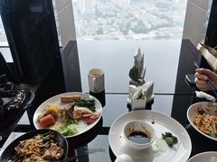 -唐拉雅秀酒店-西锦汇空中BBQ·思创餐厅